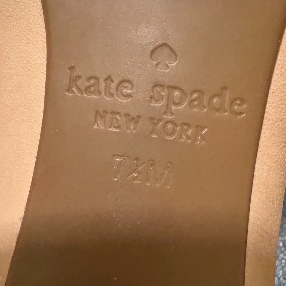 Kate Spade size 7.5 leather pumps Yasmin leather scalloped block heel pumps nude